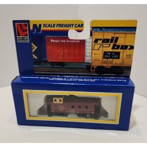 N Scale Life-Like 7710 ATSF Atchison Topeka Santa Fe Cupola Caboose #1943